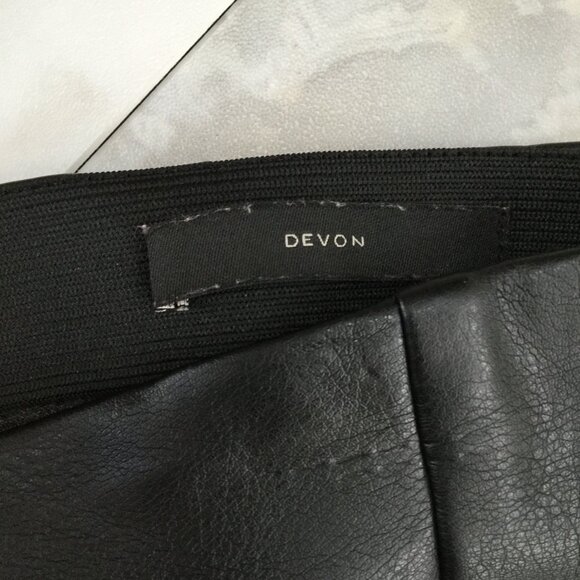 Banana Republic Devon Vegan Leather Leggings 2 - Picture 4 of 9